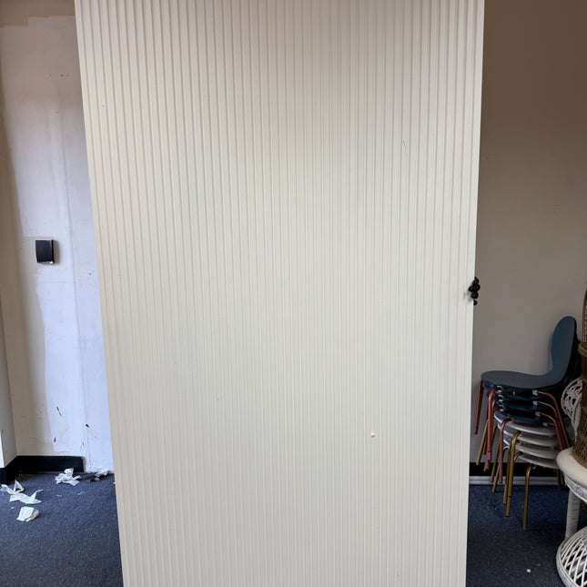 White rippled wood backdrop 7x4