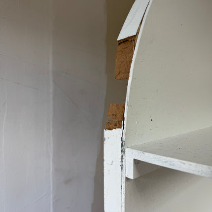 Arch favor wall
